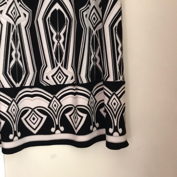 Graphic Black Maxi Skirt - Picture 2 of 4